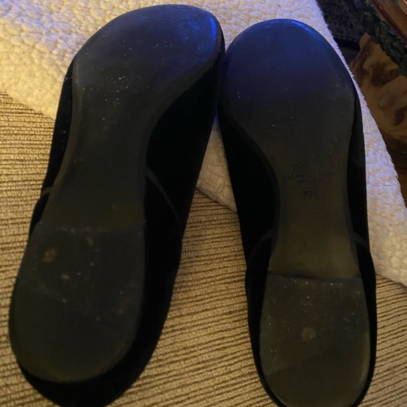 WOMANS RALPH LAUREN POLO VELVET MONOGRAM FLATS SZ 39.5 - Picture 3 of 7